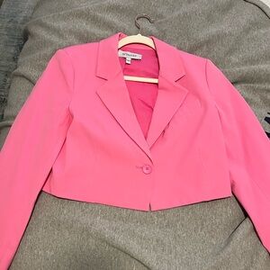 Cropped pink blazer